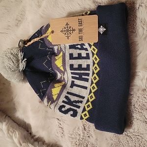 Ski the East day pom beanie in color night squall NWT